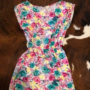 Pretty floral short dress